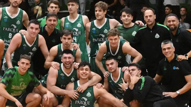 Club Atlético Barrio Parque squad on court